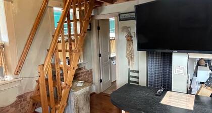 Restored 1840's Downtown Loft Near Blue Ridge Parkway