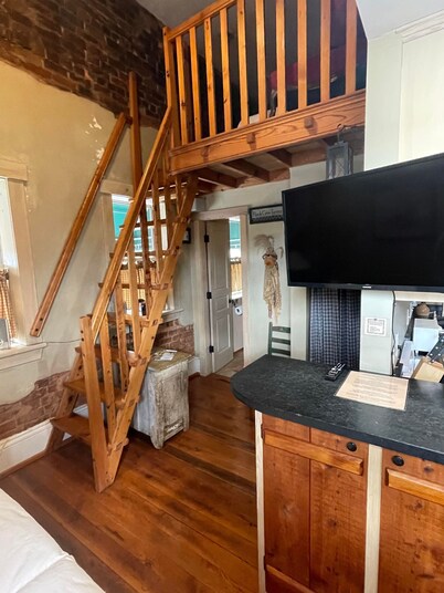 Restored 1840's Downtown Loft Near Blue Ridge Parkway