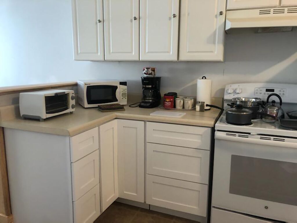 Cottage on Perdido Bay. Right on the Water, Big Trees, Quiet.