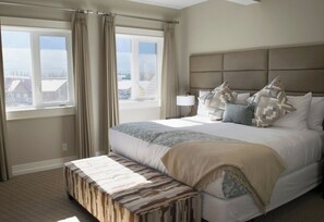 3 bedrooms, desk, iron/ironing board, travel cot