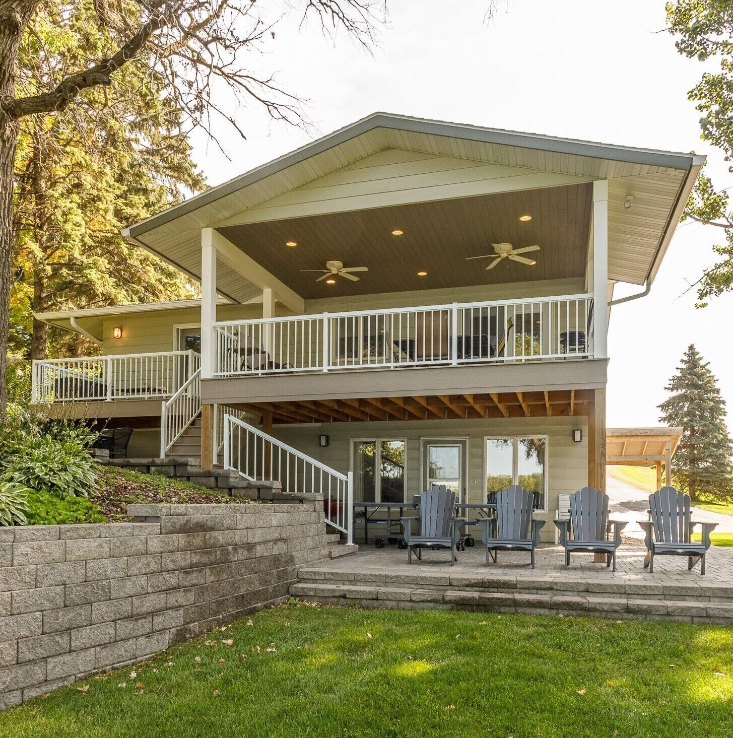 Delightful Lakeshore Cottage, Great Swim & Lakeside Amenities, +22 Foot Pontoon 