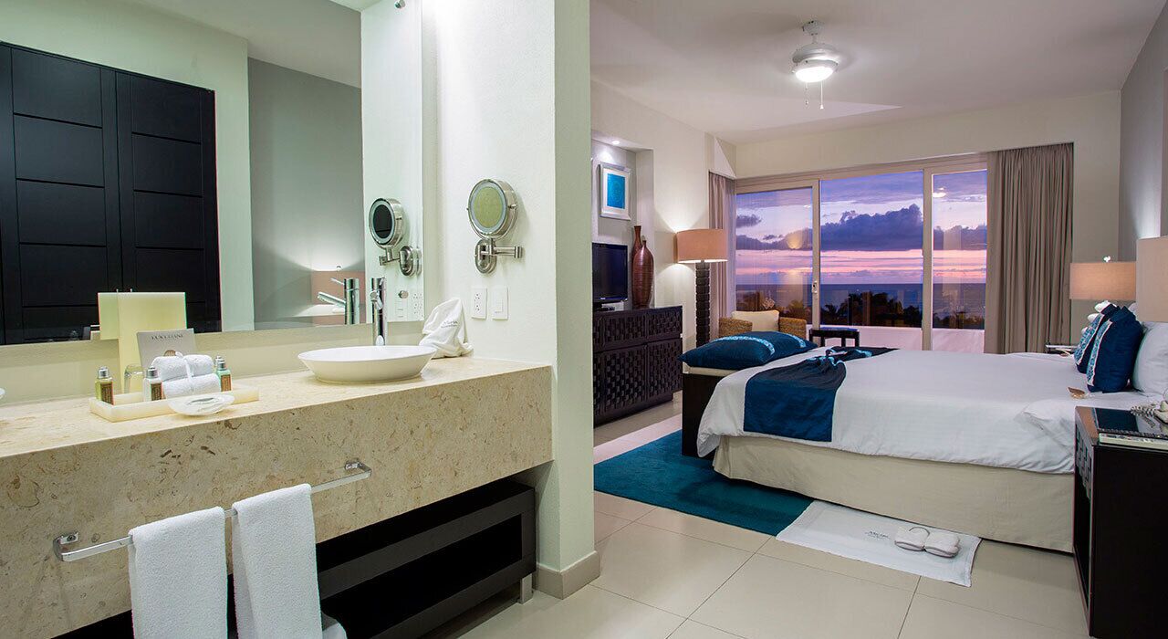 Sensational,On Beach, luxury, Platinum Plus! multiple rooms individual quotes