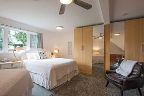 3 bedrooms, desk, iron/ironing board, travel cot