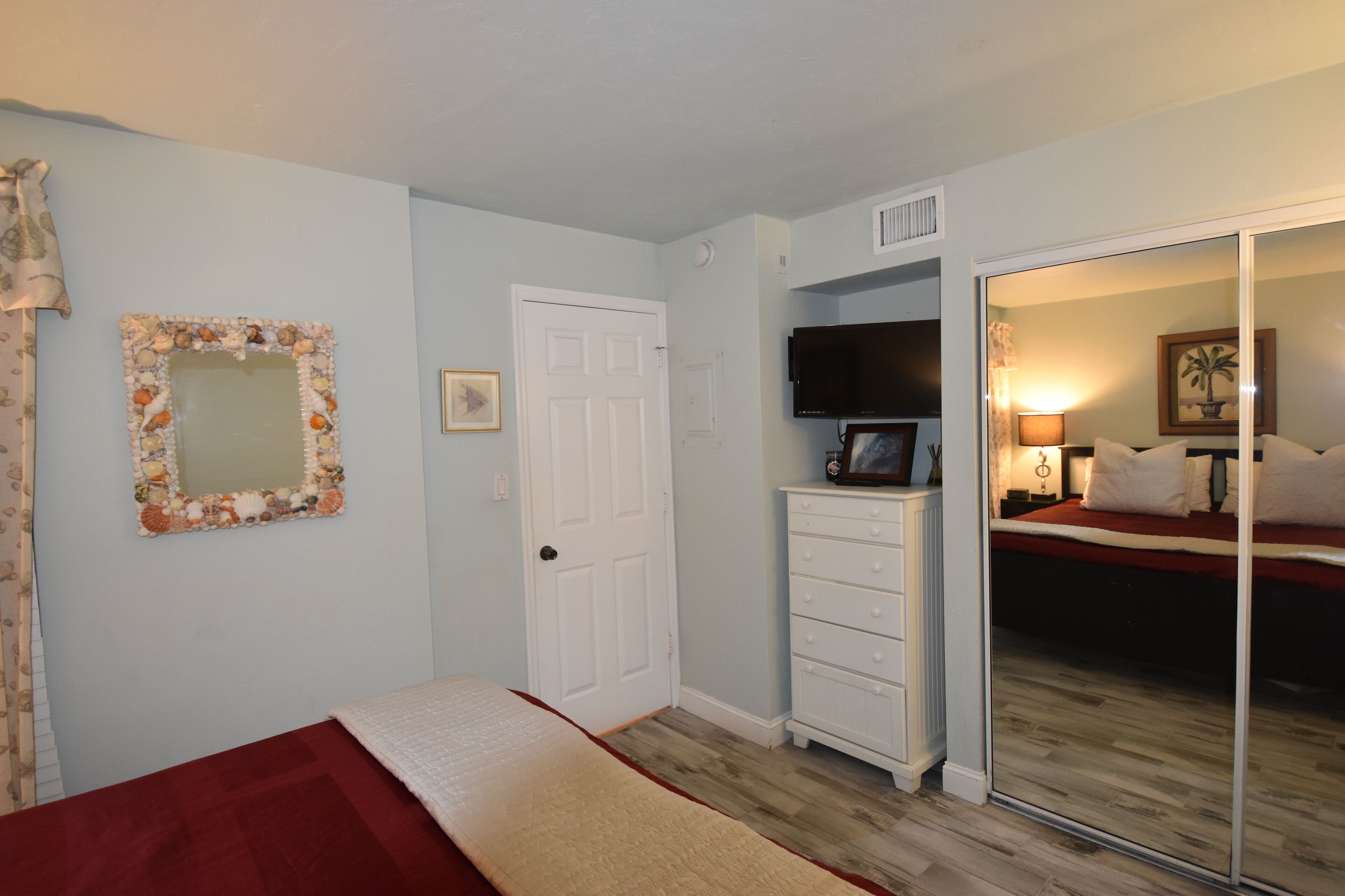 OPEN on beach higher floor 1/1 renovated aug 2023 amazing sunsets from unit pool