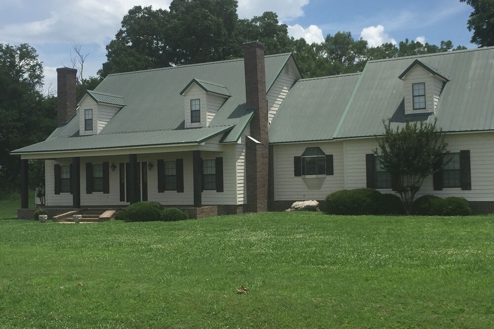 Lake Washington Fishing Lodge 4 Bedroom 5 Bathrooms!!