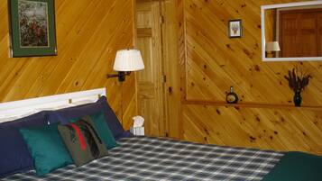 2 makuuhuonetta, silitysrauta/-lauta, ilmainen Wi-Fi, vuodevaatteet