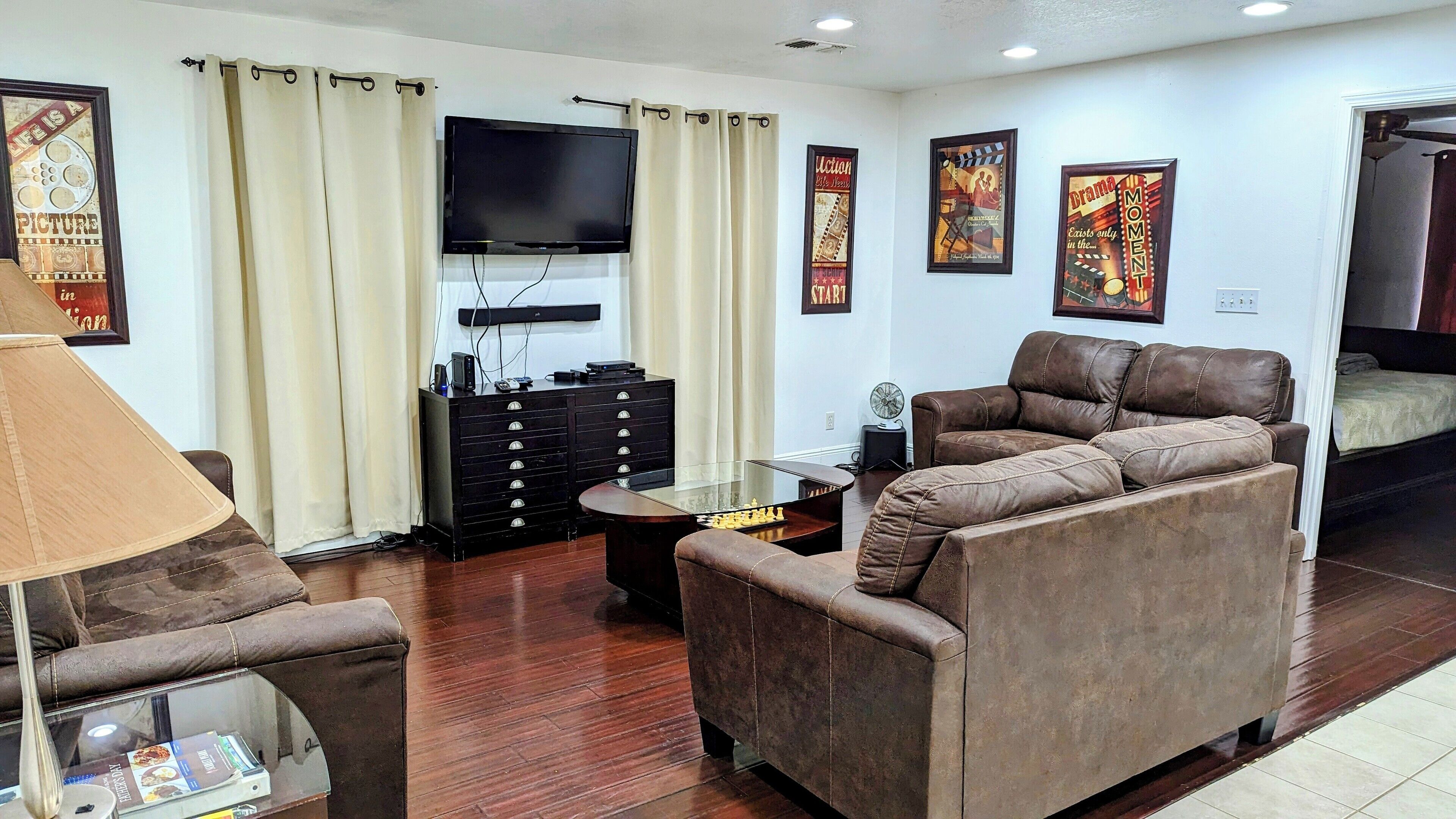 Private POOL, Game Room, Sleeps up to 16, Optional Hot Tub,  River Front Home