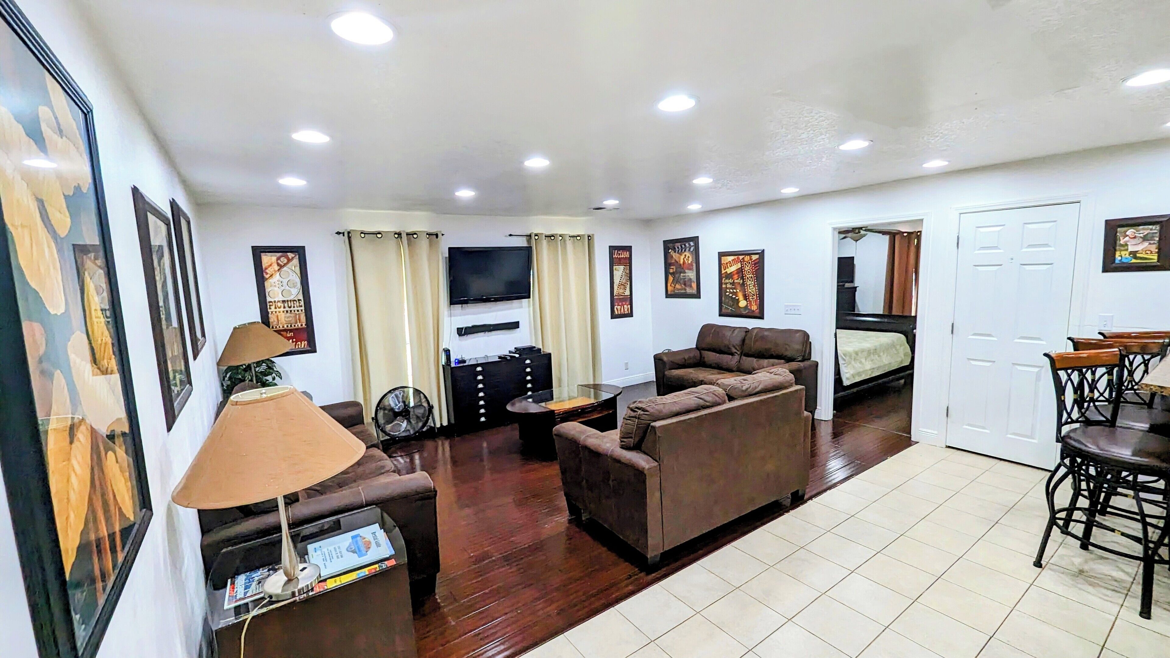 Private POOL, Game Room, Sleeps up to 16, Optional Hot Tub,  River Front Home