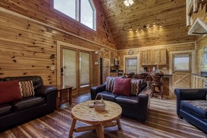 Flat-screen TV, fireplace, video games, DVD player - Lake Front-Swimming Pool Access-Private Dock-2 Bedroom-Arcade game-Hot Tub (Sevierville)