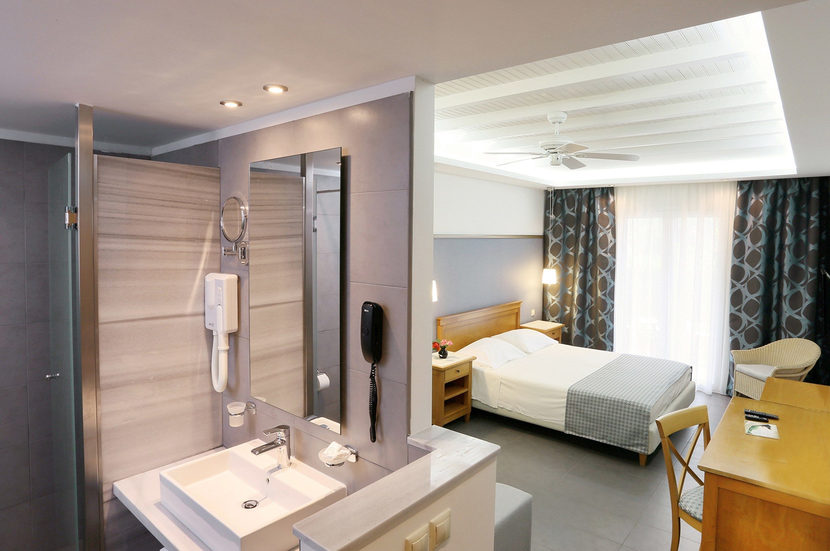 double room | bathroom | shower, rainfall showerhead, free toiletries, hair dryer