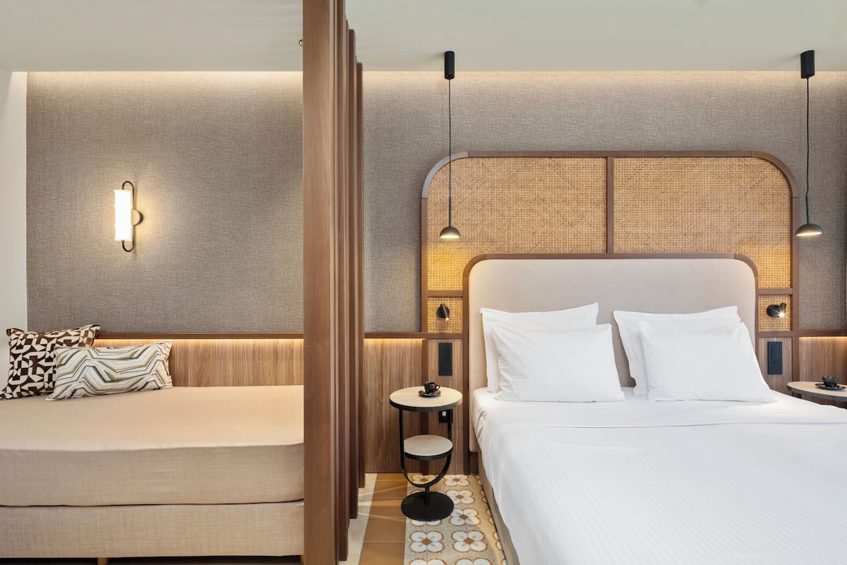 1 bedroom, premium bedding, in-room safe, desk