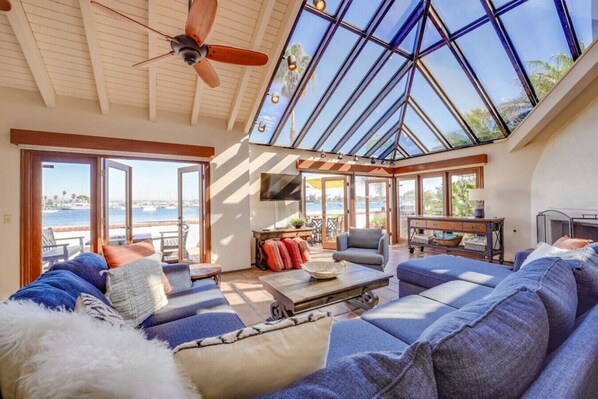 Smart TV, fireplace, foosball, books