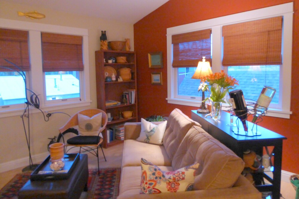 MontanAloha, a Quaint hideaway just North of Downtown Missoula