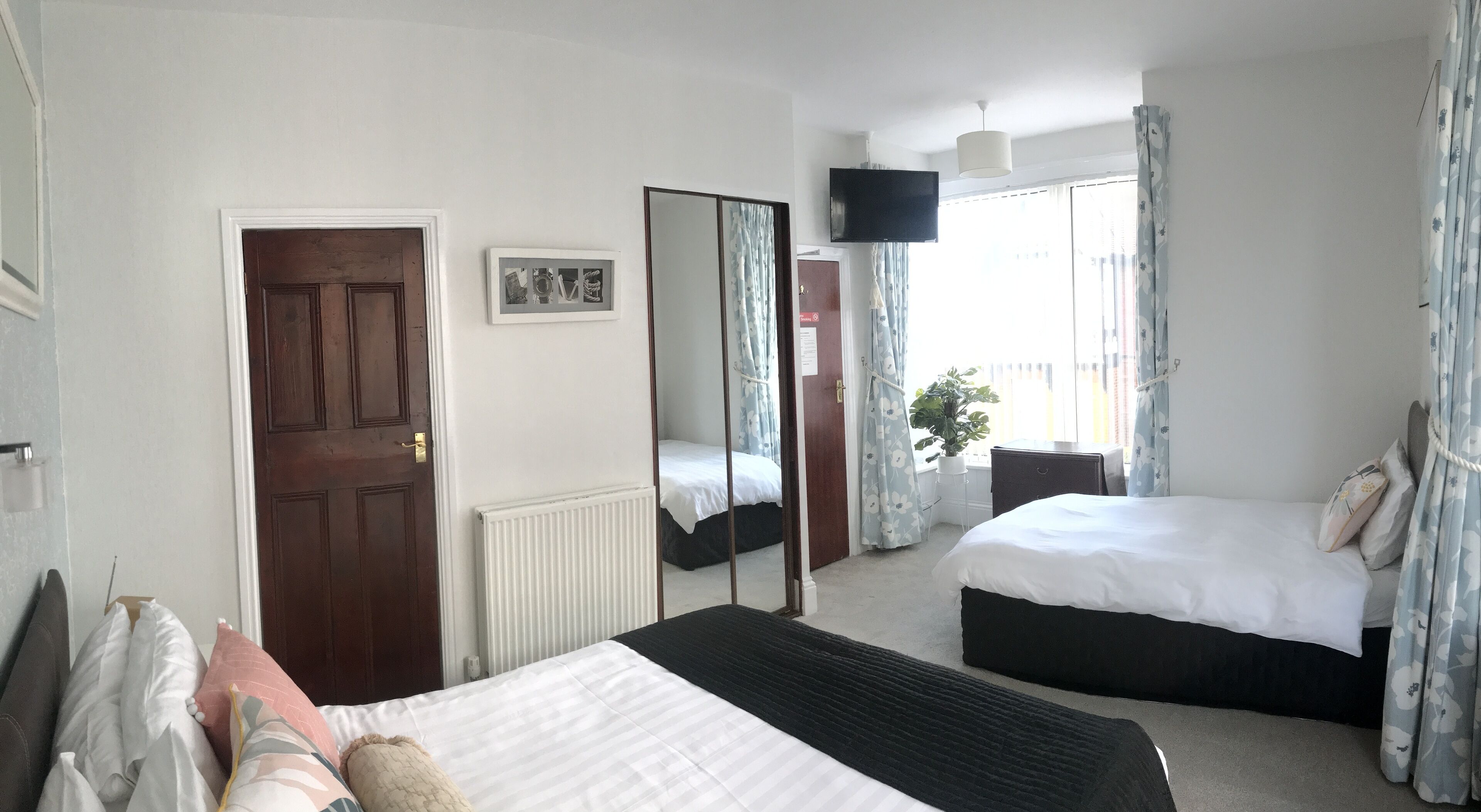 Superior Triple Room | Soundproofing, iron/ironing board, free WiFi, bed sheets