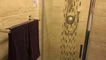 Superior Twin Room | Soundproofing, iron/ironing board, free WiFi, bed sheets