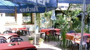Outdoor dining - Hotel Hellmann (Schwarzenbruck)