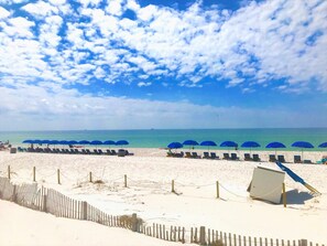 On the beach - Newly RENOVATED in 2025! Gulf Front Condo! PW 412 (Panama City Beach)