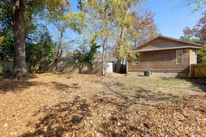 Property grounds - Modern, Quality 4BR Near Downtown (Durham)