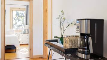 4 makuuhuonetta, työpöytä, silitysrauta/-lauta, Wi-Fi