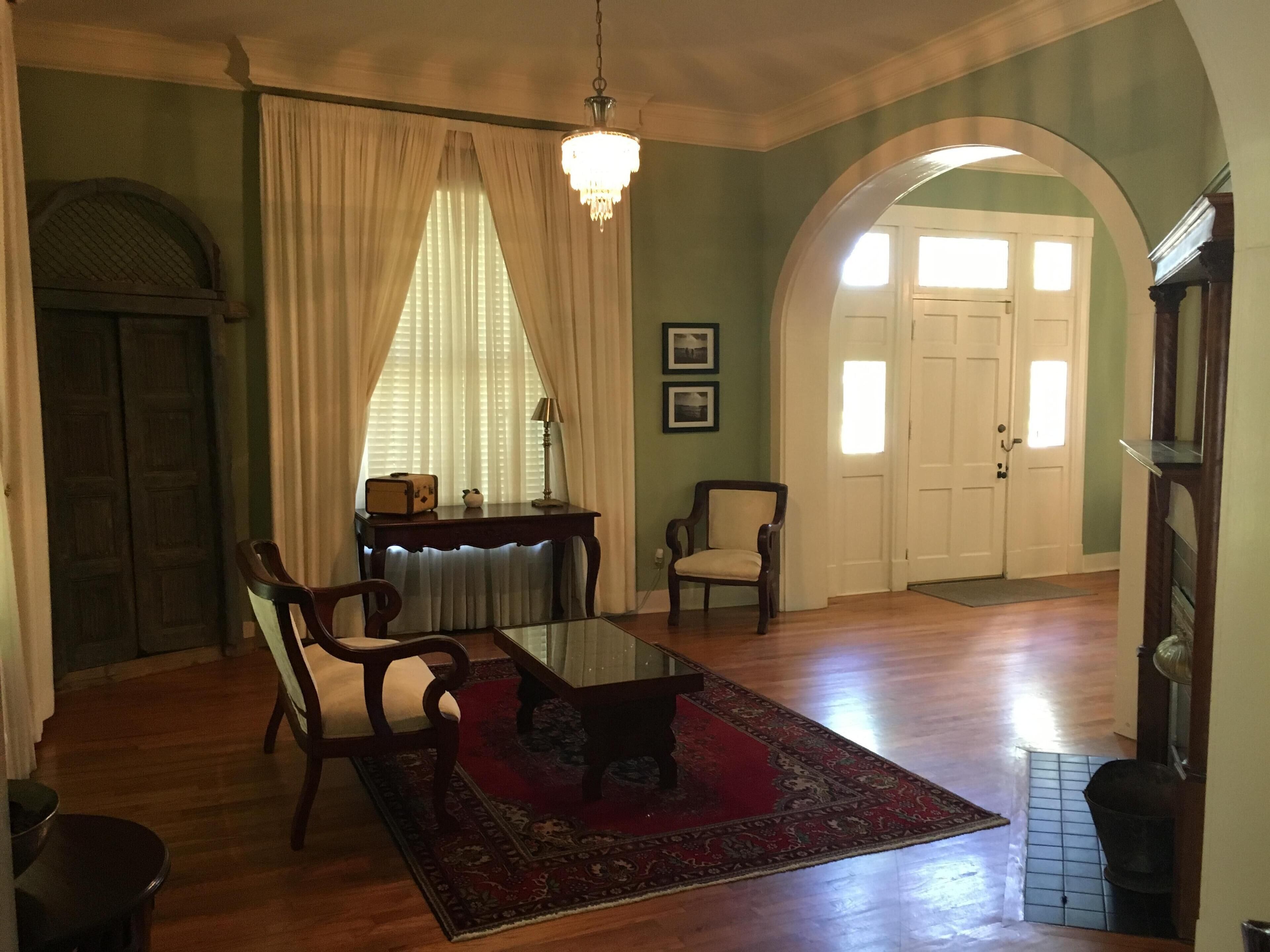 2023 Game Weekends Available, Great Gameday House - Close to Shuttle & Downtown 