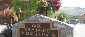 Casa Del Mila Oro Beachfront 2 Bedroom Condo; Book for Spring/Summer 2025