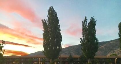 Casa Del Mila Oro Beachfront 2 Bedroom Condo; Book for Spring/Summer 2026