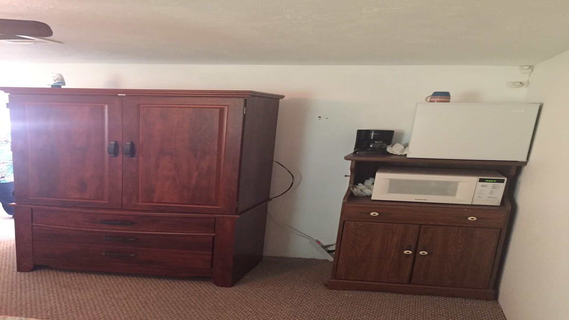 Spacious 2-Story 3BR 2B Family Beach House.  Huge Kitchen. Accomodates 10