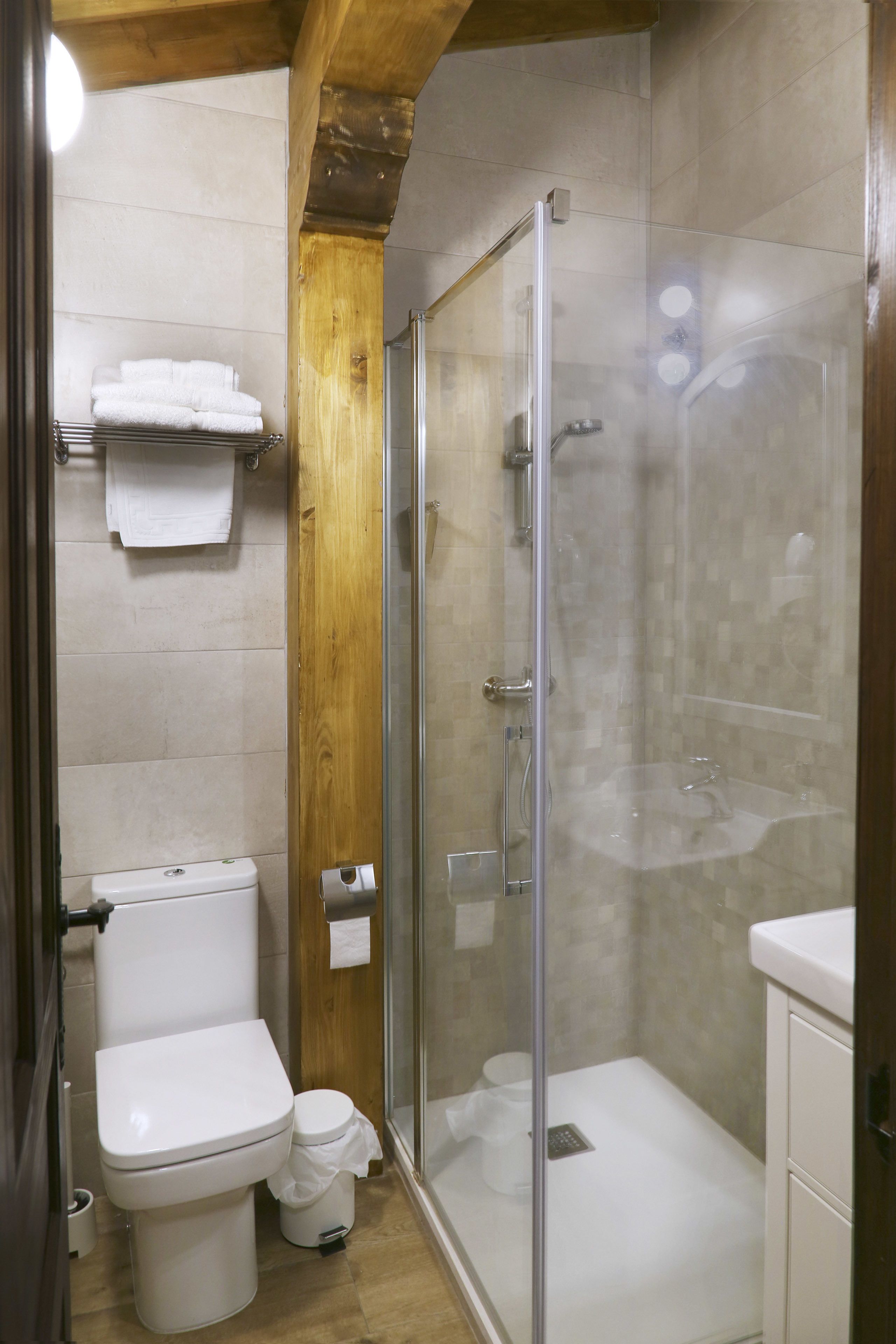 penthouse, 1 double bed | bathroom | free toiletries, hair dryer, towels