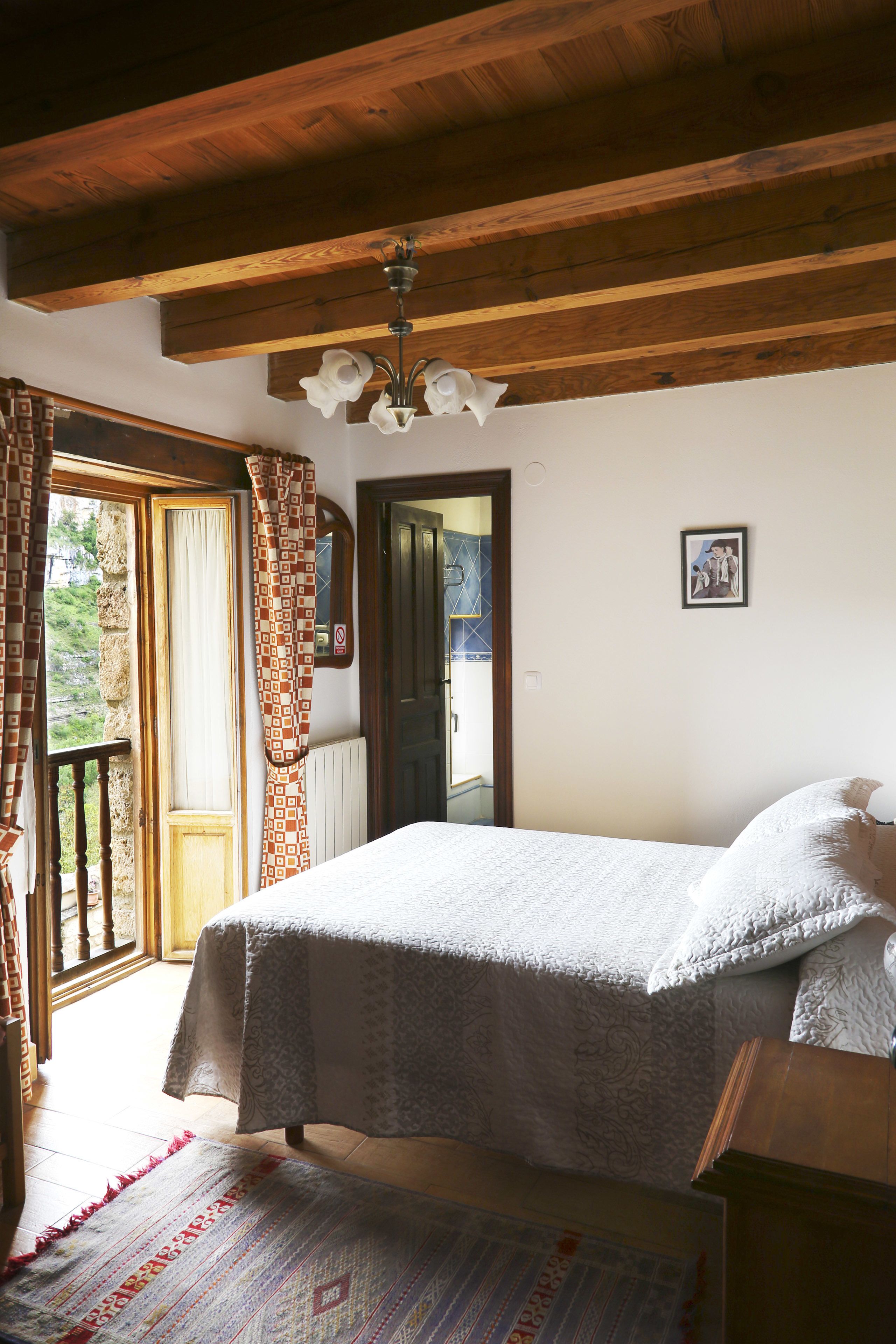 double room | free wifi, bed sheets