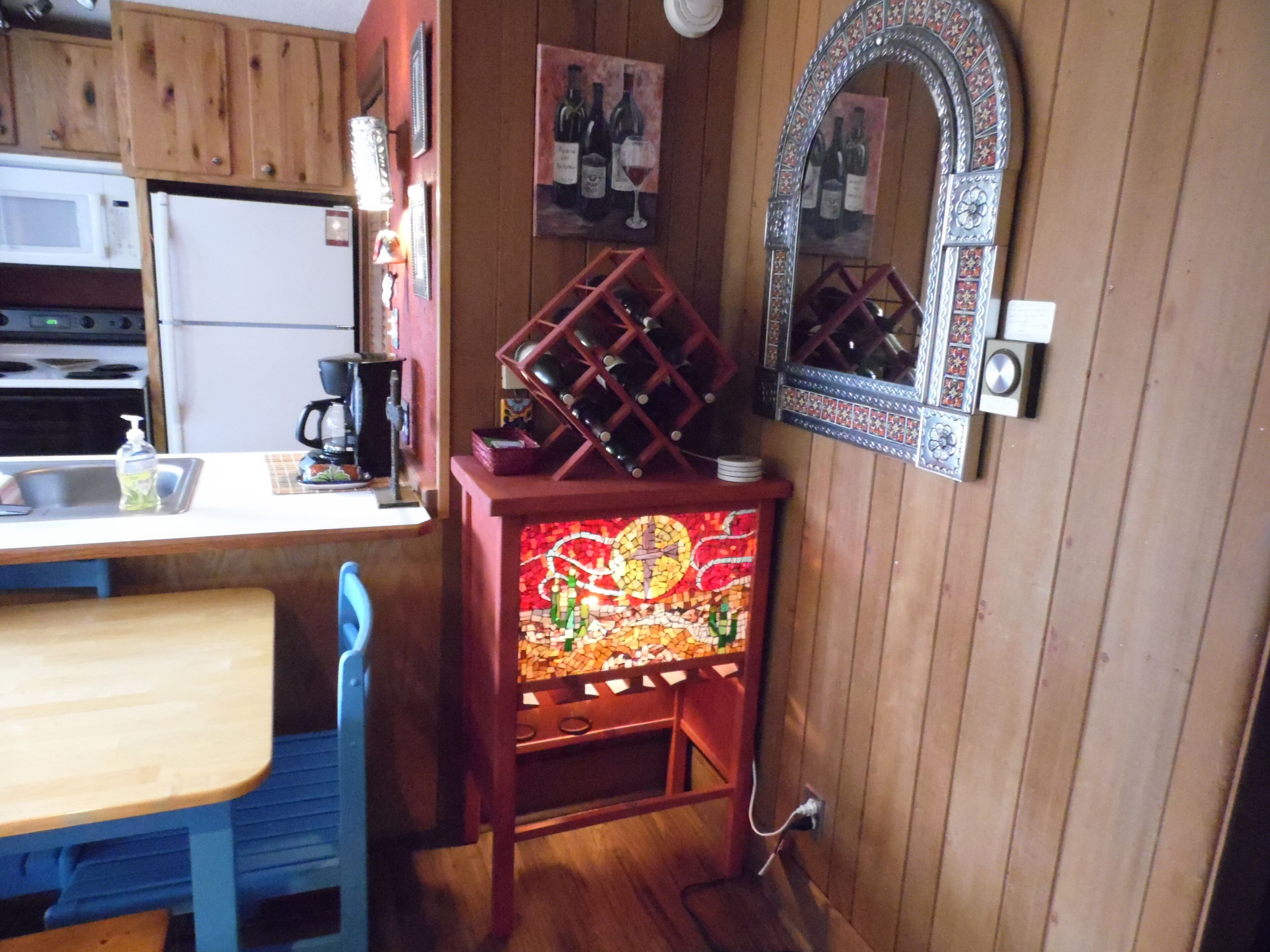 Redwood Commons First Floor Condo, Great Location, 1 and 1/2 blocks to Lift