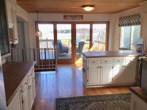 Interior - Waterfront Lake Ripley getaway. Kayak, paddleboard and fish from private pier! (Cambridge)