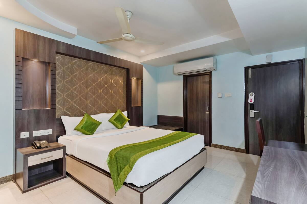 Iron/ironing board, rollaway beds, free WiFi, bed sheets