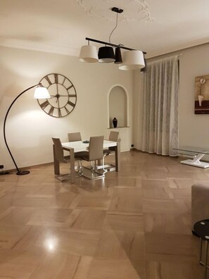 Apartment, 2 Bedrooms | In-room dining - Giuria 35 (Turin)