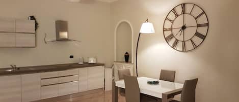 Apartment, 2 Bedrooms | In-room dining