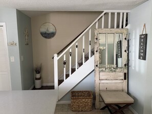 Interior - Recently-Remodeled Destin Townhouse. Extended Stay Discount Nov-Feb (Miramar Beach)