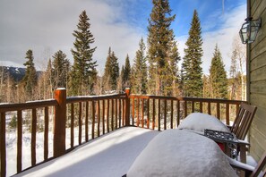 Maison, 4 chambres | Balcon