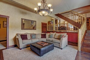 Maison, 4 chambres | Aire de séjour