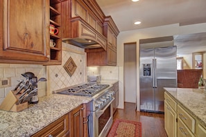 House, 4 Bedrooms | Private kitchen | Fridge, oven, coffee/tea maker, toaster - High Point Chateau 4 Bedroom Home by RedAwning (Breckenridge)