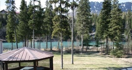 Cooper Landing River Front loma-asunnot kotiin