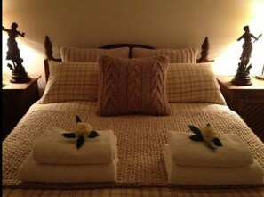 Studio | Egyptian cotton sheets, minibar, bed sheets