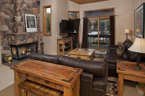 Ski in/Ski Out from This Mountainside Home! Tons of Updates
