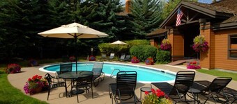 Ski in/Ski Out from This Mountainside Home! Tons of Updates