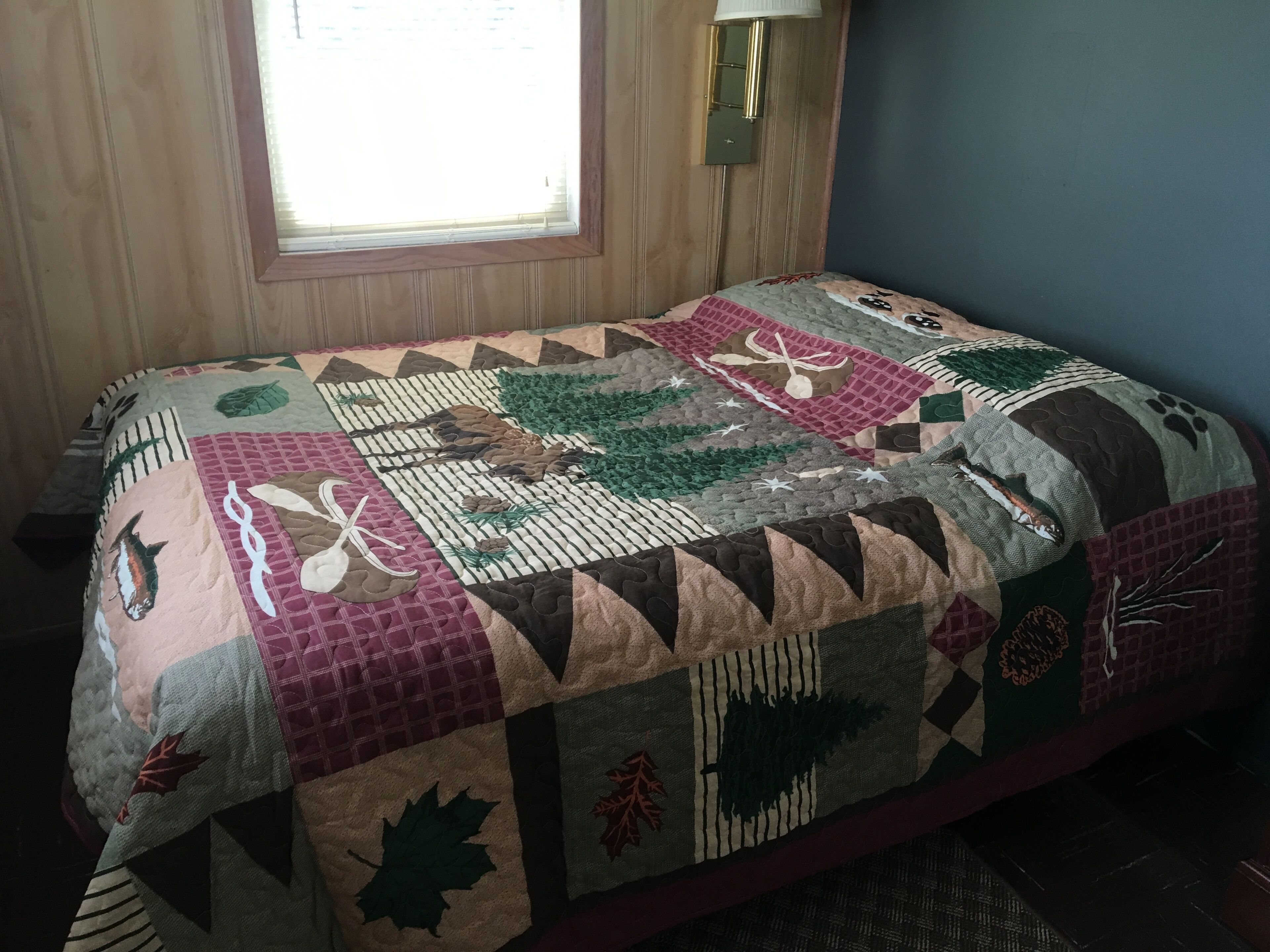 Cabin get away, fishing, kayaking, biking, vacationing, reunions, pet friendly