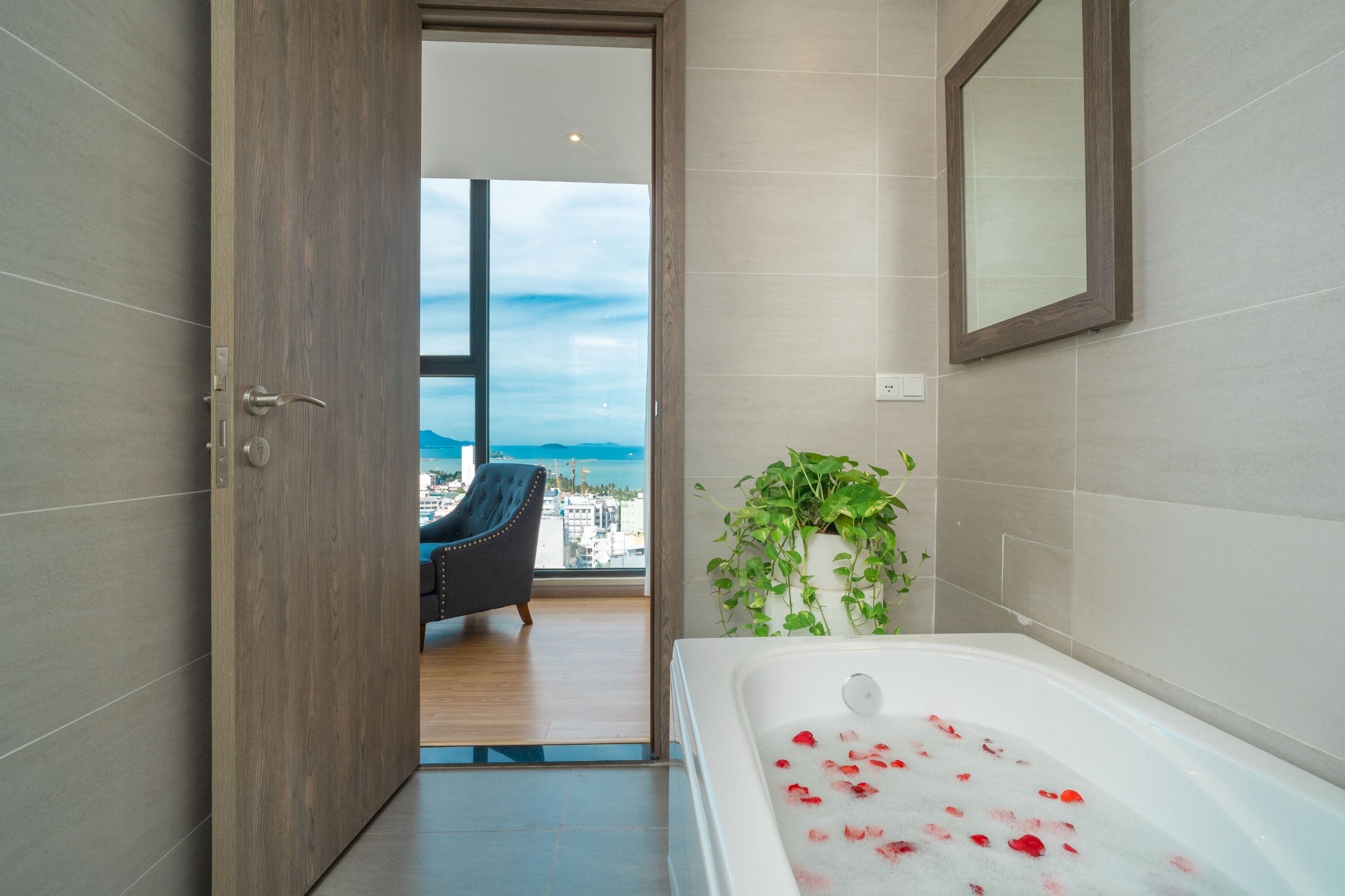 Suite Oceanfront View with Living Room | Bathroom | Shower, free toiletries, hair dryer, bathrobes