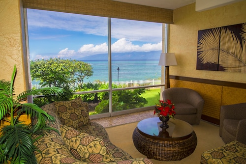 Royal Kahana 119 Studio Studio Bedroom Condo by RedAwning