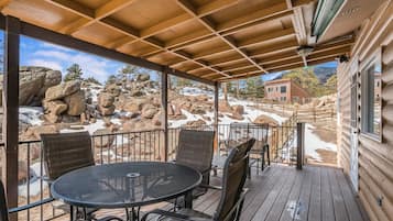 House, 3 Bedrooms | Balcony