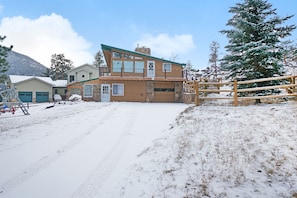 House, 3 Bedrooms | Exterior - Starlight In The Rockies Ev #3172 3 Bedroom Home by RedAwning (Estes Park)