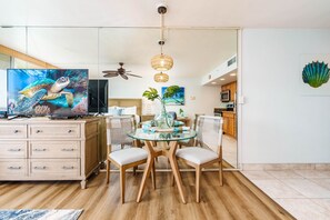 Studio | Dining