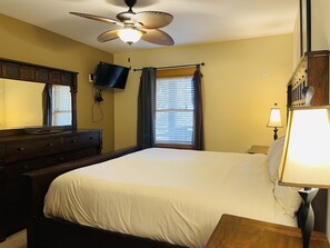 Condo, 2 Bedrooms