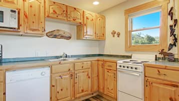 Condo, 2 Bedrooms | Private kitchen | Fridge, microwave, oven, dishwasher